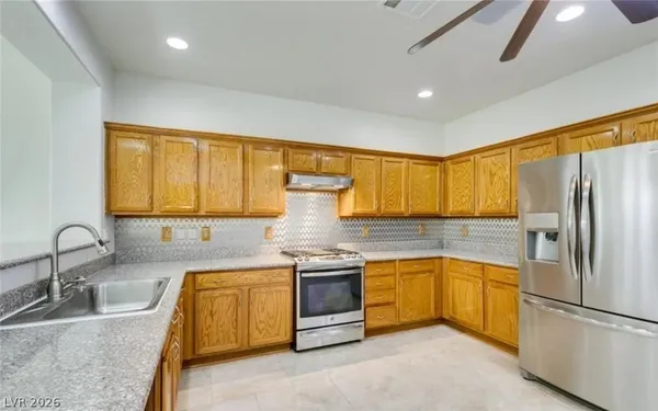 $2,400 | 2659 Lochleven Way, Henderson, NV 89044