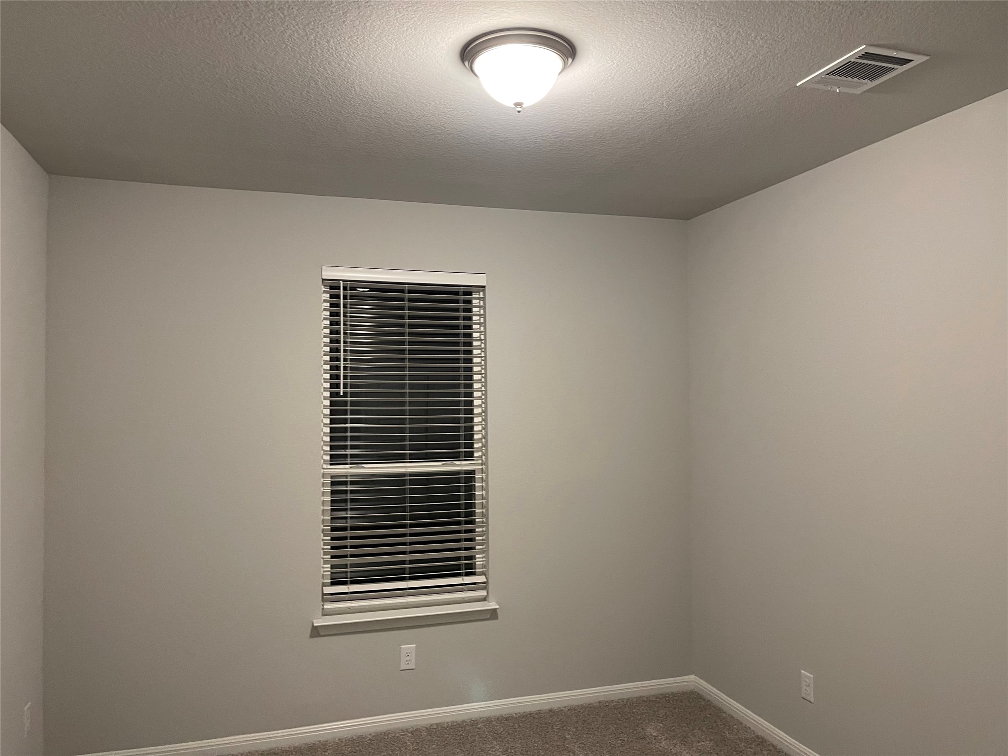 316 Mclintock Road Jarrell, TX 76537 - Photo 4 of 40 a view of a room