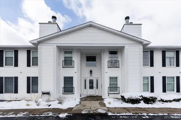 $199,900 | 610 Youngs Road, Unit H, Amherst, NY 14221