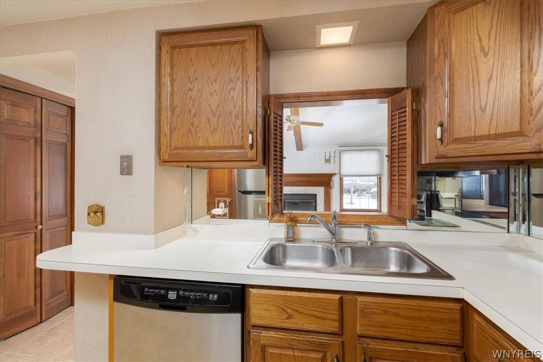 610 Youngs Road, Unit H Amherst, NY 14221 - Photo 9 of 19 Coat closet is right next to the front door to the