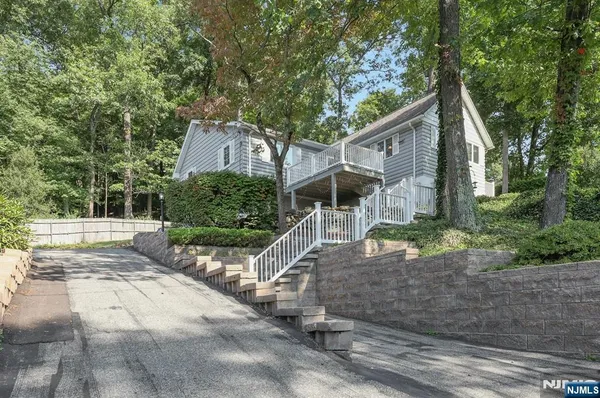 $3,350 | 336 Lakeview Avenue, Ringwood, NJ 07456