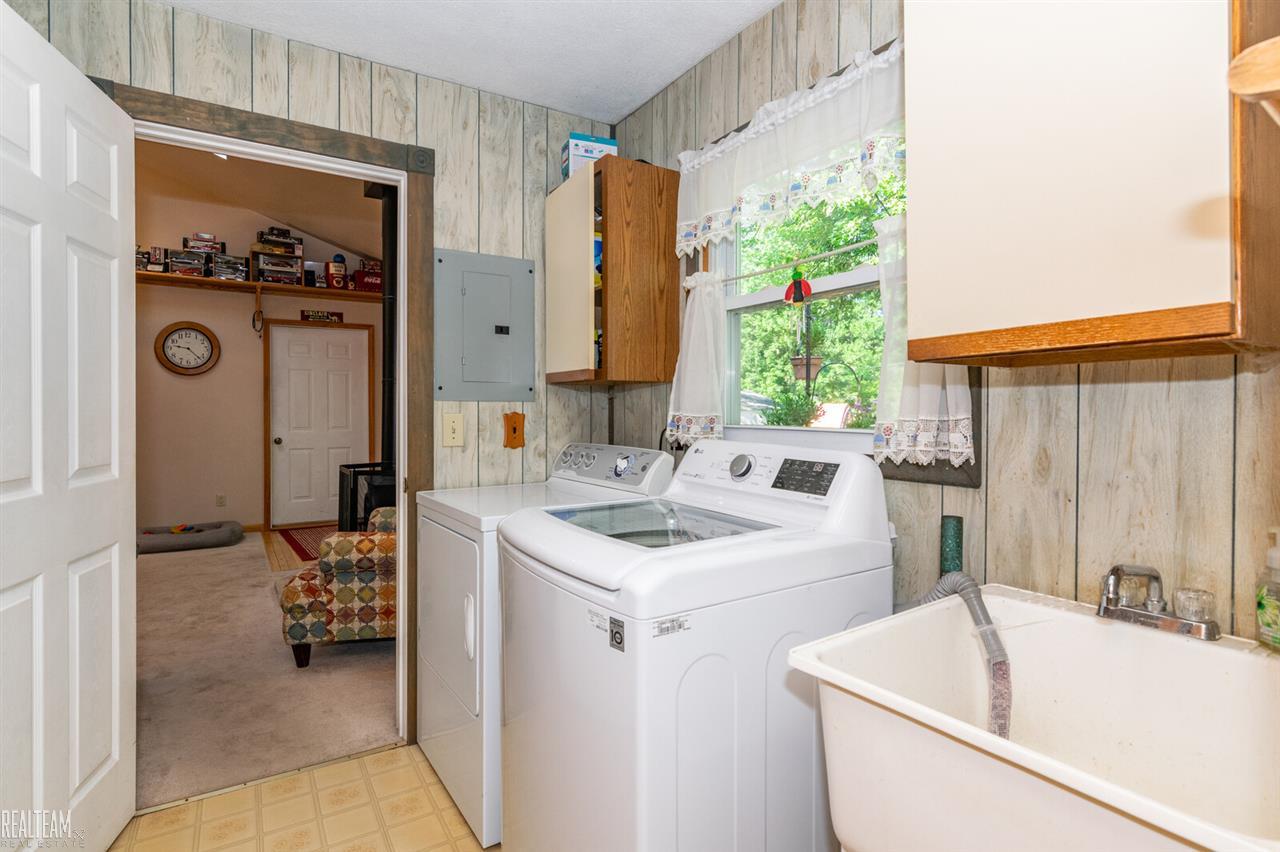 50251 Cedargrove Road Utica, MI 48317 - Photo 17 of 22 50016888-16.JPG