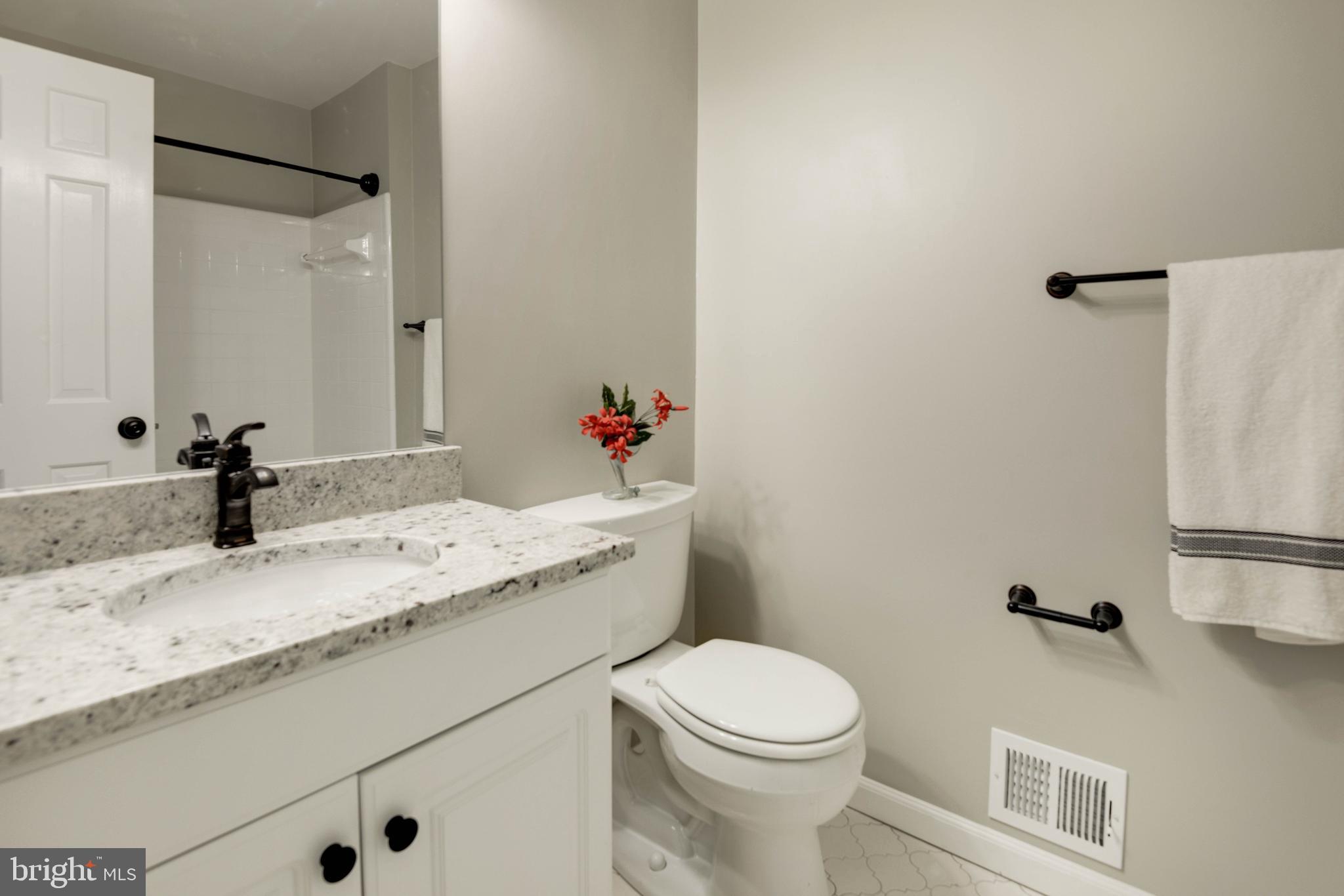 9348 Tovito Drive Fairfax, VA 22031 - Photo 16 of 31 Hall Bath up