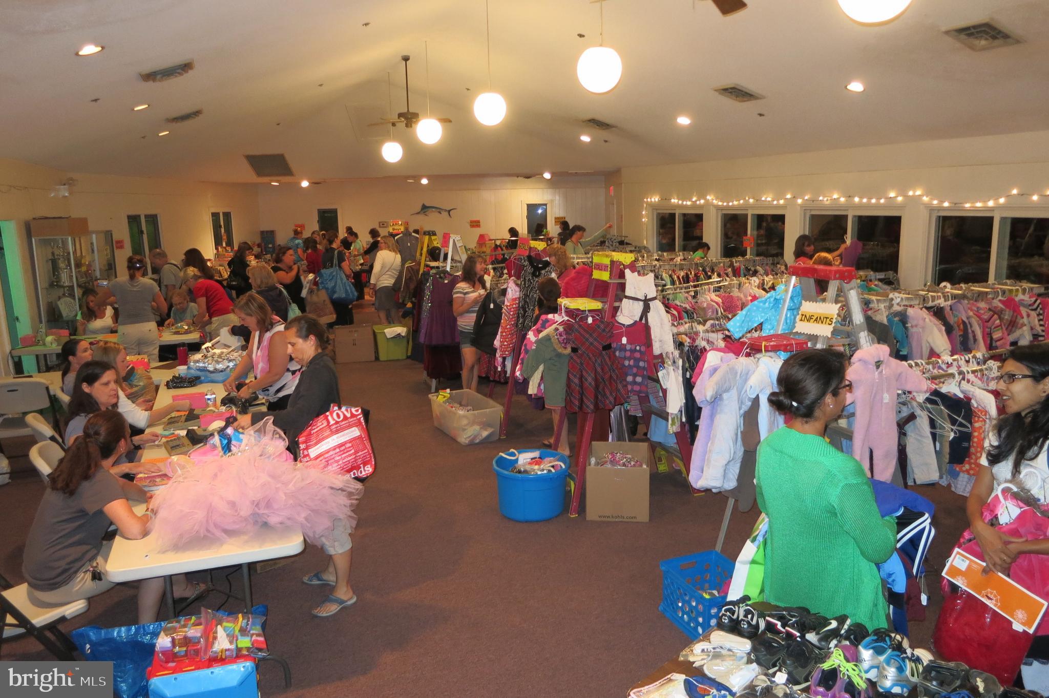 9348 Tovito Drive Fairfax, VA 22031 - Photo 27 of 31 Moms clubhouse sale - Huge!
