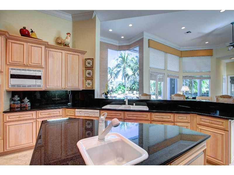 2676 Riviera Court Weston, FL 33332 - Photo 12 of 35 Kitchen