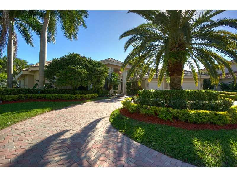 2676 Riviera Court Weston, FL 33332 - Photo 2 of 35 Exterior Front