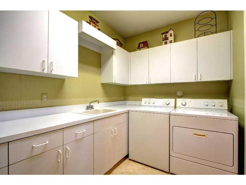 2676 Riviera Court Weston, FL 33332 - Photo 22 of 35 Laundry Room