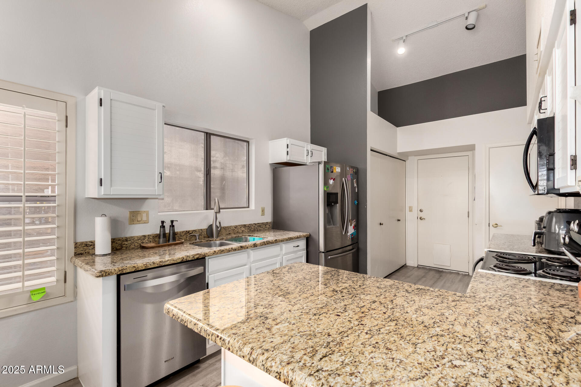 2723 East Rockledge Road Phoenix, AZ 85048 - Photo 5 of 26 Granite Countertops