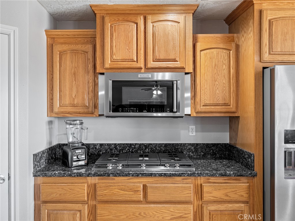 13850 Night Shade Road Apple Valley, CA 92307 - Photo 16 of 73