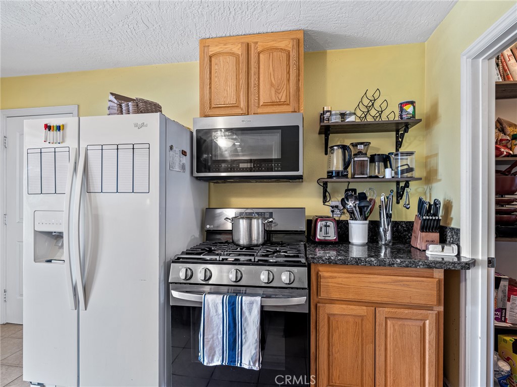 13850 Night Shade Road Apple Valley, CA 92307 - Photo 24 of 73