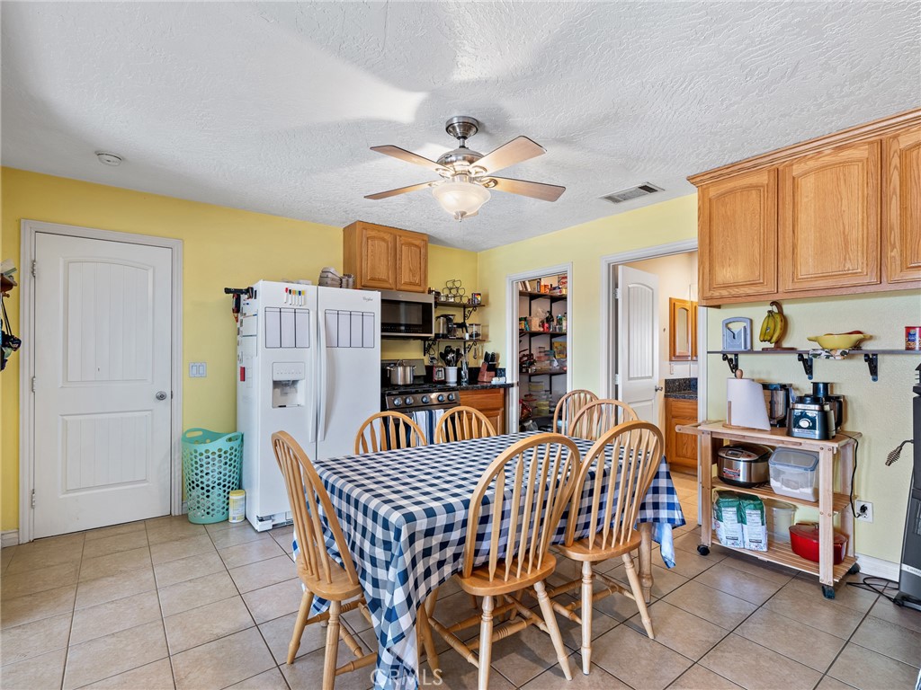 13850 Night Shade Road Apple Valley, CA 92307 - Photo 34 of 73