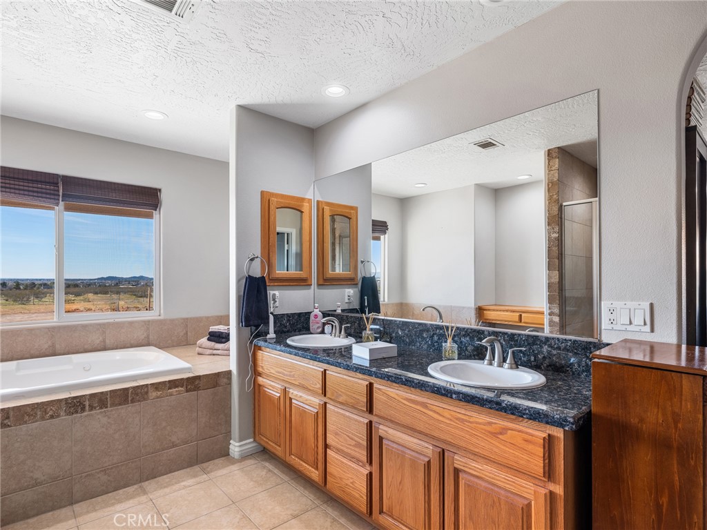 13850 Night Shade Road Apple Valley, CA 92307 - Photo 46 of 73