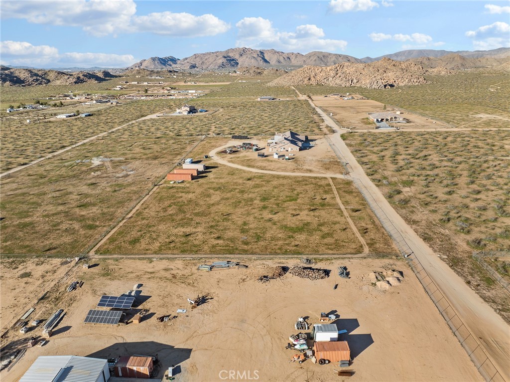 13850 Night Shade Road Apple Valley, CA 92307 - Photo 8 of 73