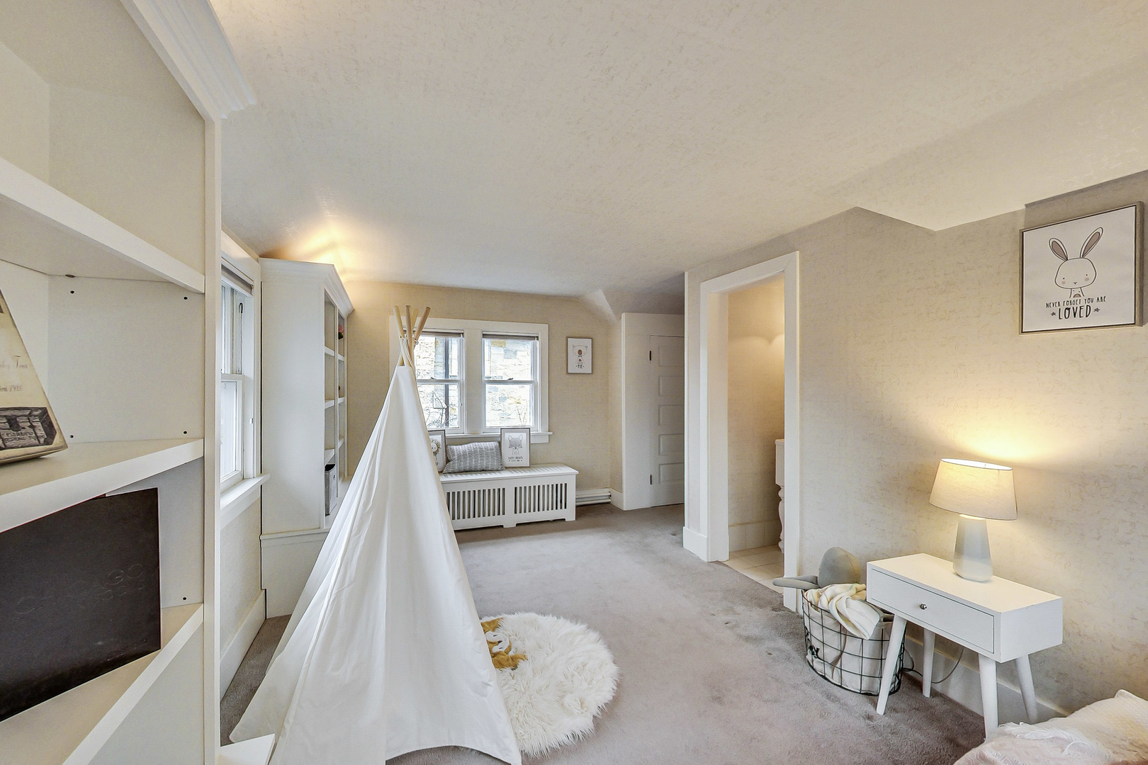405 North Ashland Avenue Park Ridge, IL 60068 - Photo 25 of 30 a living room with furniture and a wooden floor