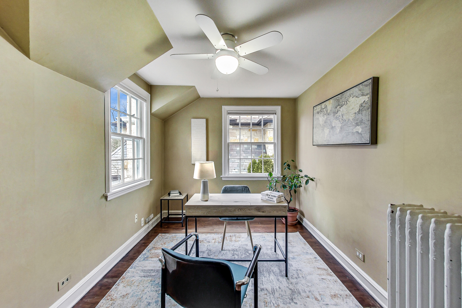 405 North Ashland Avenue Park Ridge, IL 60068 - Photo 26 of 30 a living room with furniture and a window