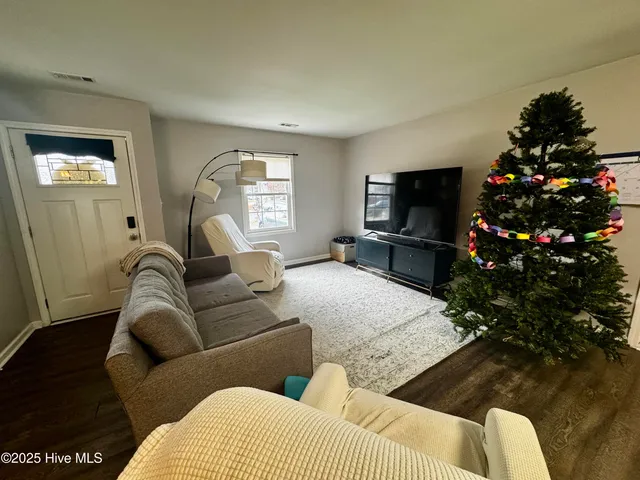 $1,500 | 610 Winchester Road, Jacksonville, NC 28546