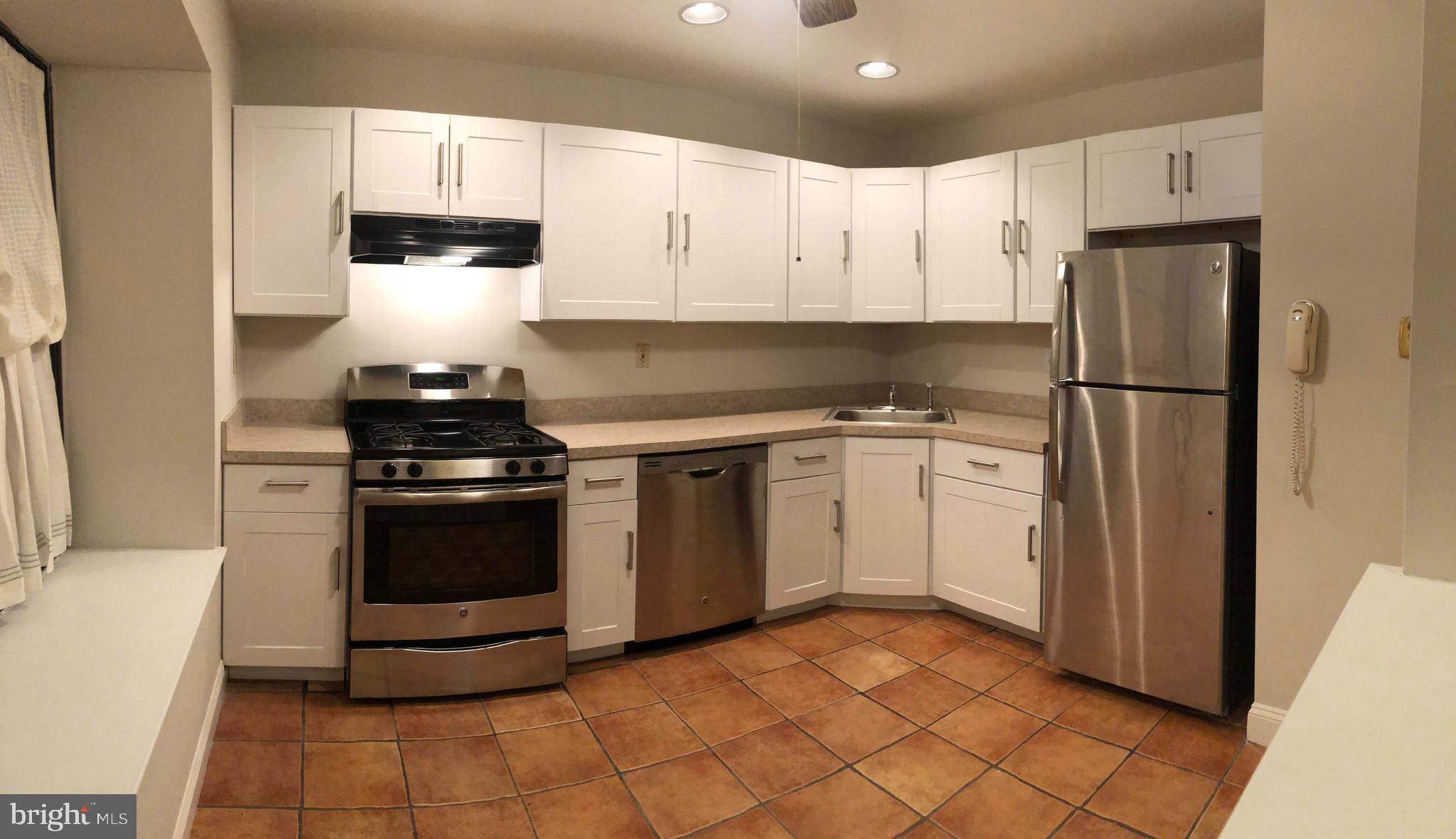 214 Aucott Road Brookhaven, PA 19015 - Photo 3 of 17 Gallery Image 3