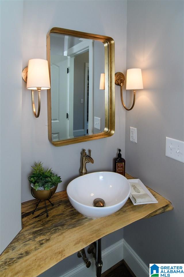 2014 Springhill Court Birmingham, AL 35242 - Photo 21 of 50