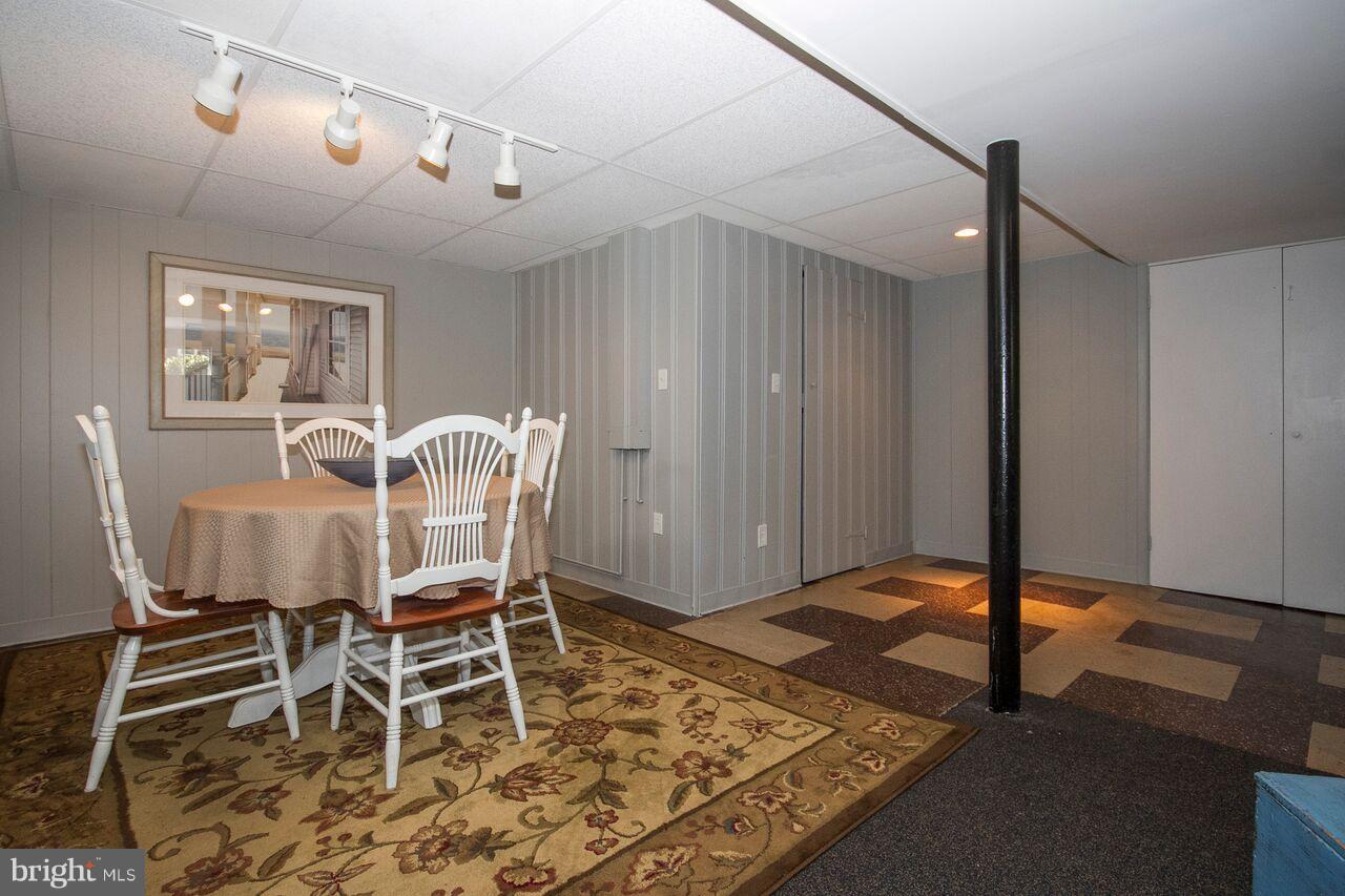 58 Dungarrie Road Baltimore, MD 21228 - Photo 27 of 30 Family Room with half bath