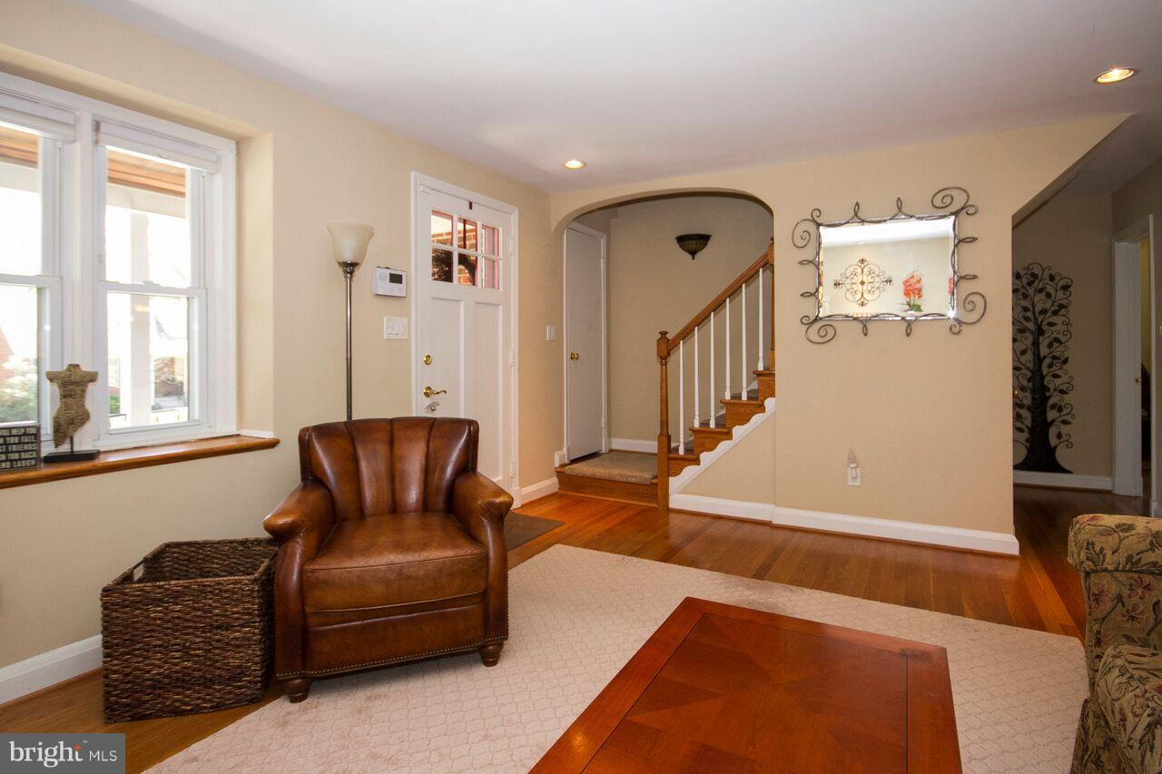 58 Dungarrie Road Baltimore, MD 21228 - Photo 7 of 30 Living Room