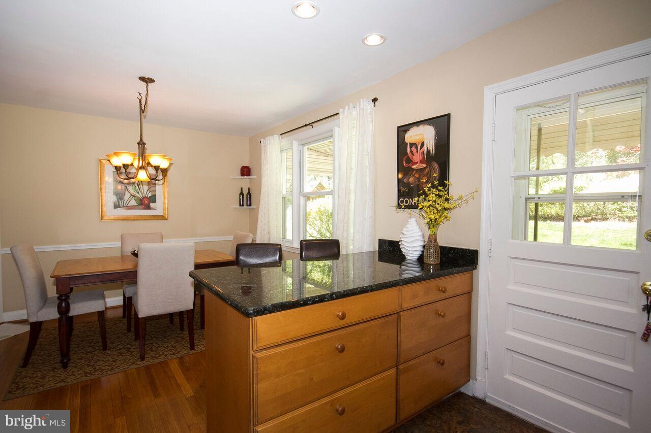 58 Dungarrie Road Baltimore, MD 21228 - Photo 9 of 30 Great storage in this breakfast bar