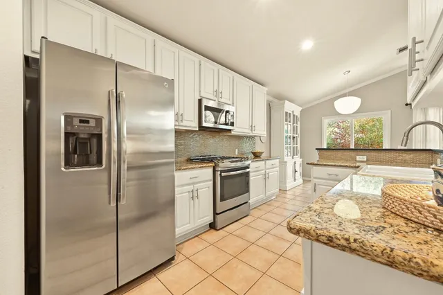 $750,000 | 5400 Painted Shield Drive, Austin, TX 78735