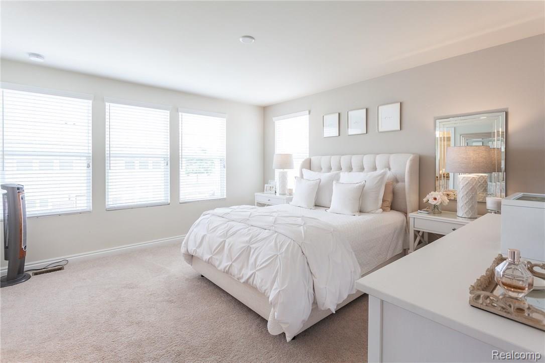 2617 Helmsdale Circle, Unit 62 Rochester, MI 48307 - Photo 16 of 32 The Master Suite