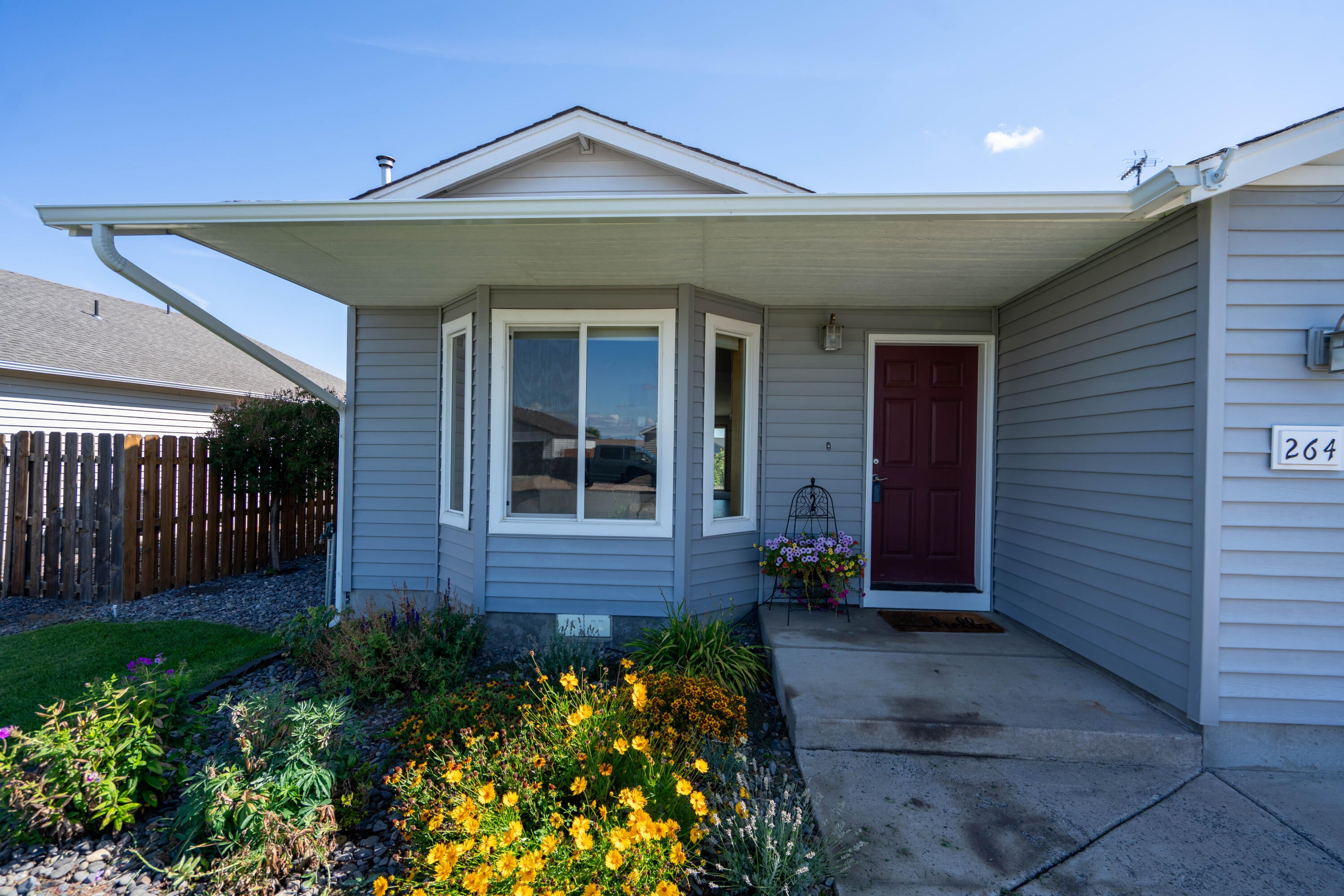 264 Center Ridge Drive Culver, OR 97734 - Photo 2 of 33 02