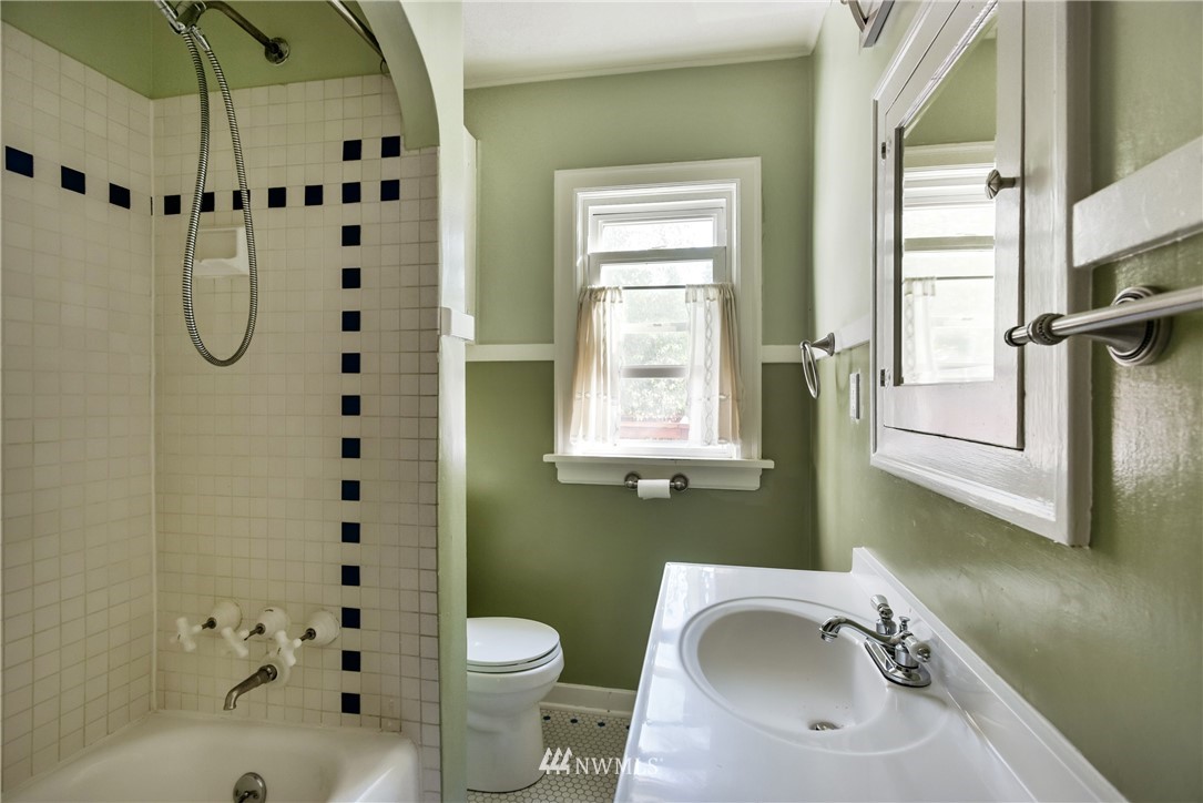 929 North 84th Street Seattle, WA 98103 - Photo 14 of 24 Gallery Image 14