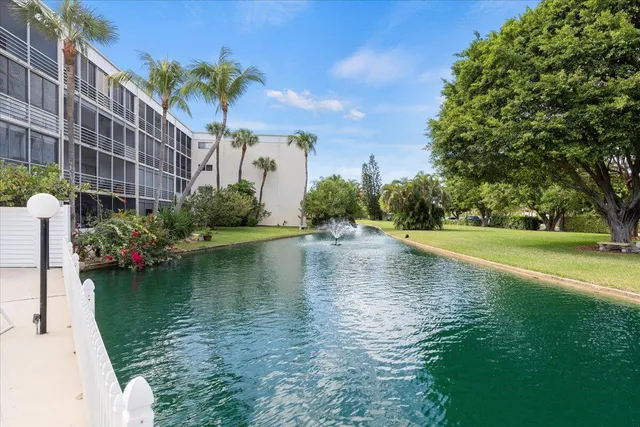 $2,200 | 300 Waterway Drive South, Unit 308, Lantana, FL 33462