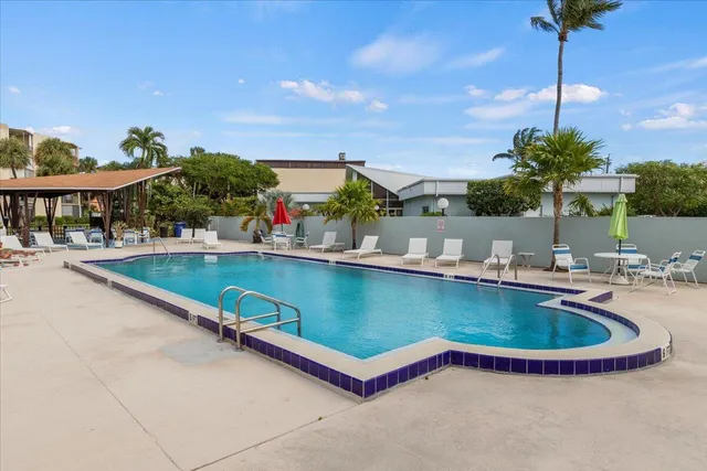 $2,200 | 300 Waterway Drive South, Unit 308, Lantana, FL 33462