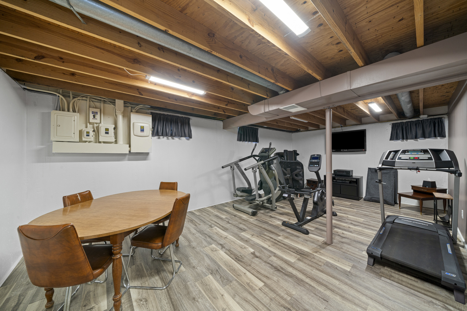 14893 Plank Road Sycamore, IL 60178 - Photo 28 of 33 a view of a room with gym equipment