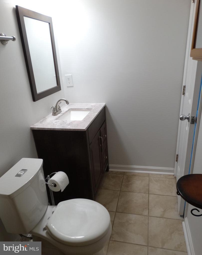 14807 Rydell Road, Unit B1 Centreville, VA 20121 - Photo 13 of 23 Bathroom #1