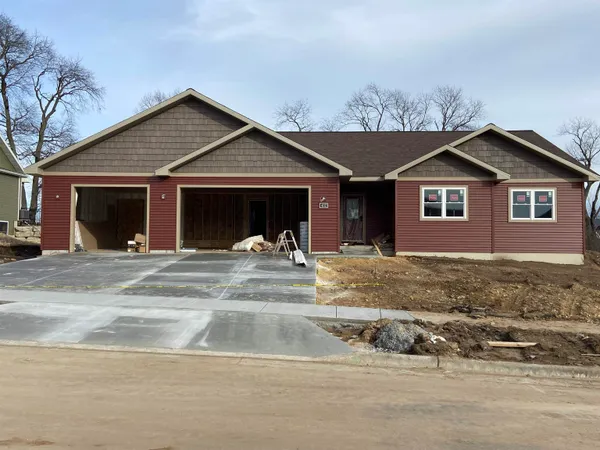 $444,900 | 402 Roosevelt Street, Baraboo, WI 53913