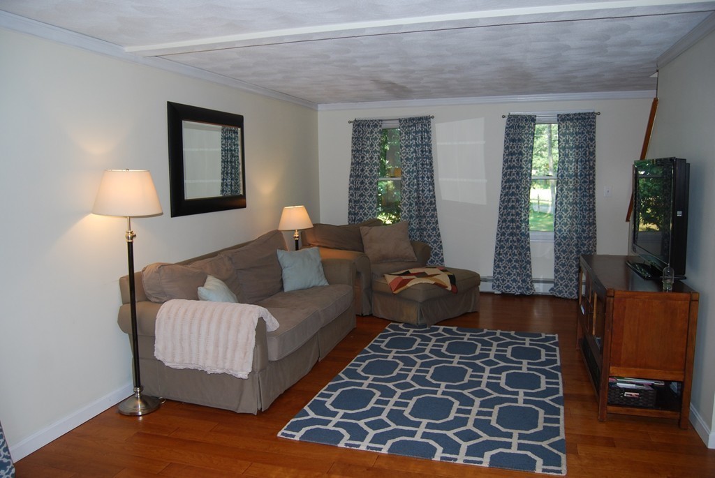 23 North Martin Road Amesbury, MA 01913 - Photo 6 of 16