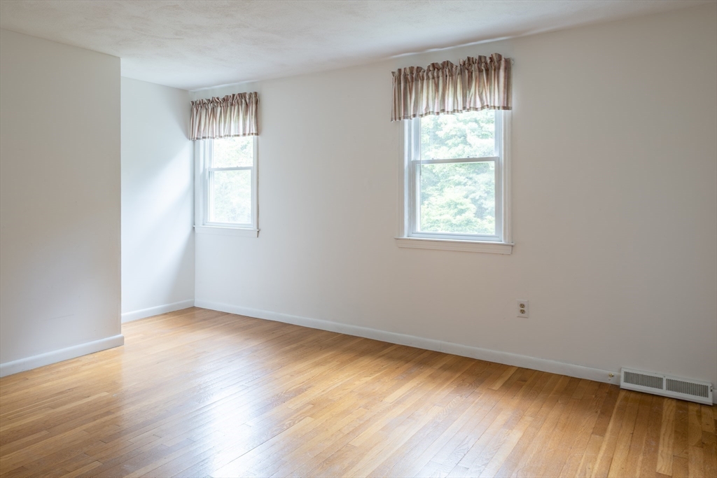 8 Spruce Road Medway, MA 02053 - Photo 19 of 23