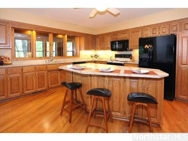 25 Nord Cir Road North Oaks, MN 55127 - Photo 6 of 18