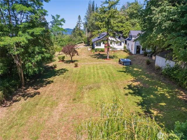 $1,385,000 | 16832 McIntyre Road Southwest, Vashon, WA 98070