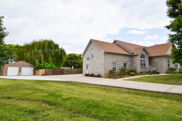 $599,900 | 1003 Roland Court, Cottontown, TN 37048