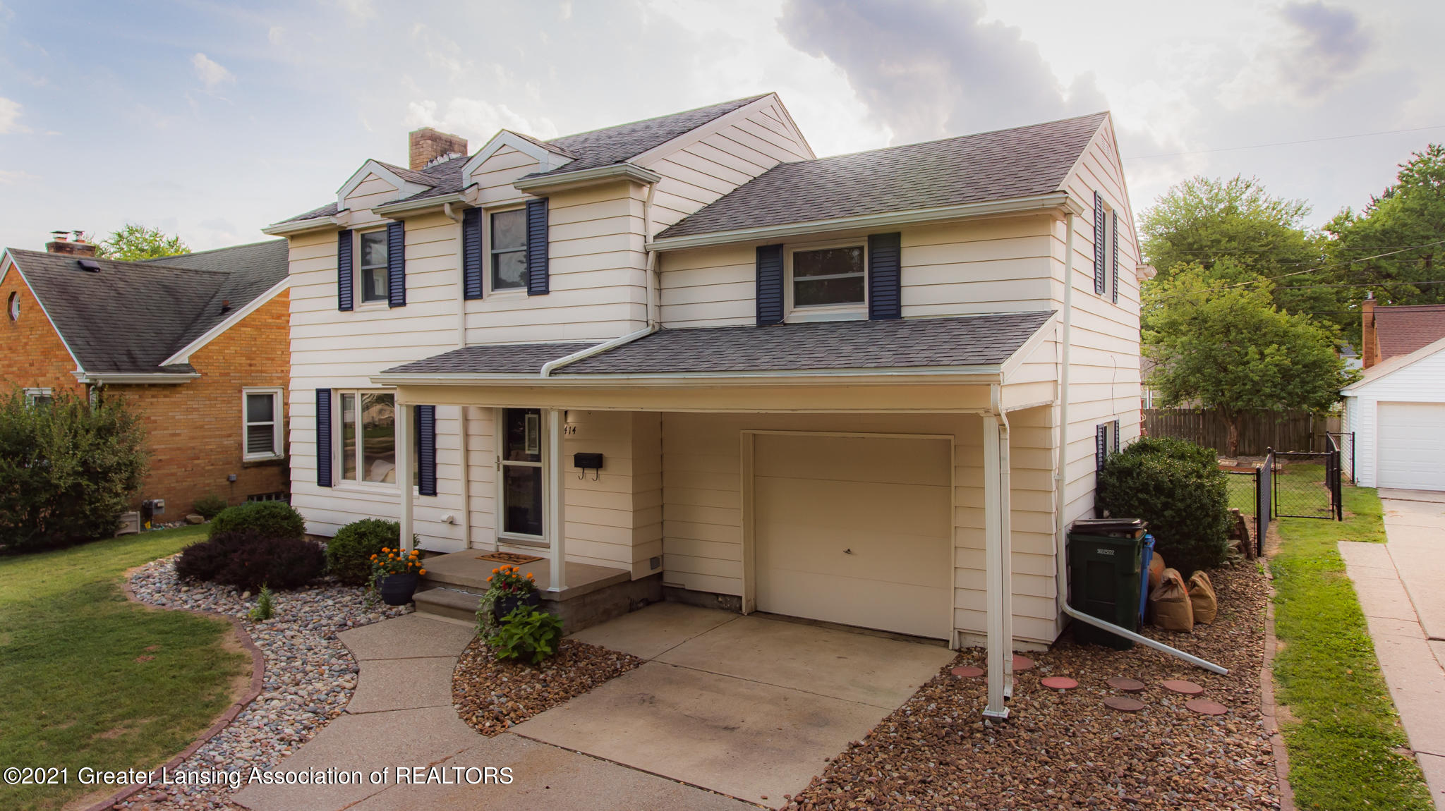 2414 Wellington Road Lansing, MI 48910 - Photo 3 of 23 2414Wellington19