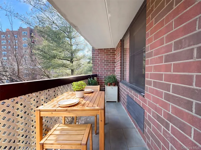 $2,300 | 777 North MacQuesten Parkway, Mount Vernon, NY 10552