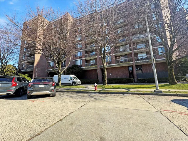 $2,300 | 777 North MacQuesten Parkway, Mount Vernon, NY 10552