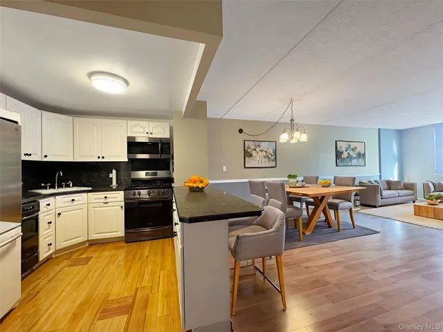 $2,300 | 777 North MacQuesten Parkway, Mount Vernon, NY 10552