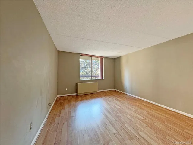 $2,300 | 777 North MacQuesten Parkway, Mount Vernon, NY 10552