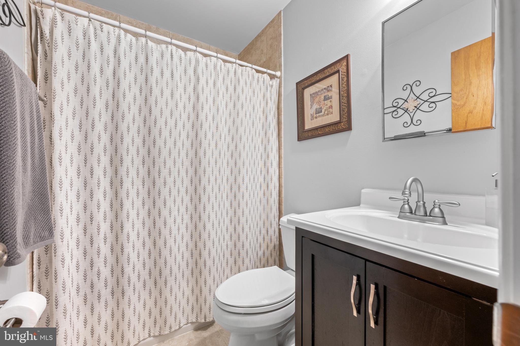 2809 Eagle Road, Unit 2809 West Chester, PA 19382 - Photo 17 of 24 Hall Bath