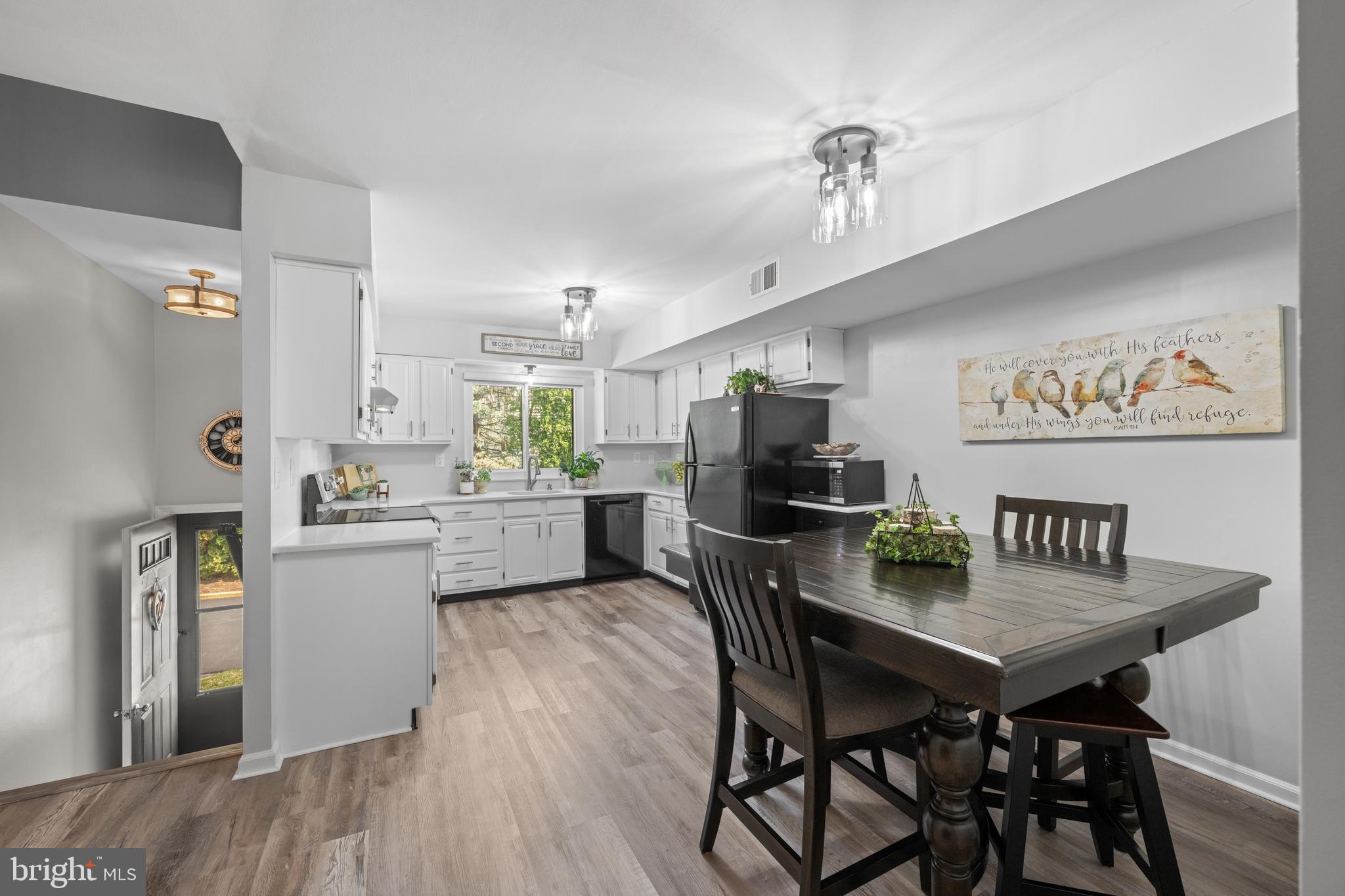 2809 Eagle Road, Unit 2809 West Chester, PA 19382 - Photo 3 of 24 Dining & Kitchen