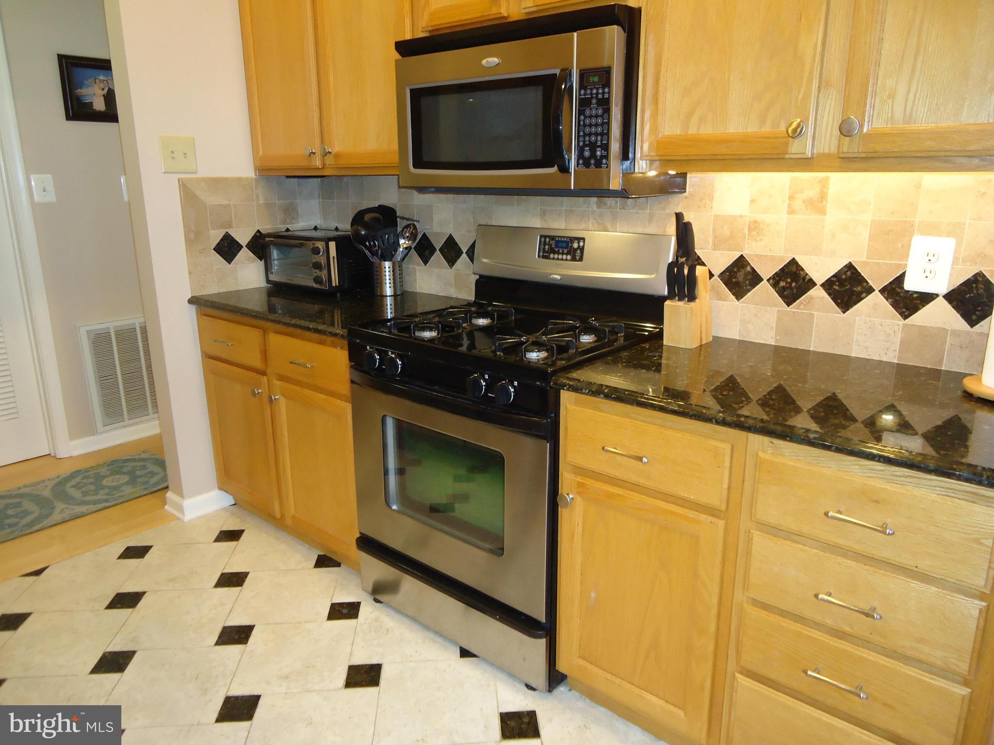 10109 Ridge Manor Terrace, Unit 4000K Damascus, MD 20872 - Photo 14 of 23 Kitchen