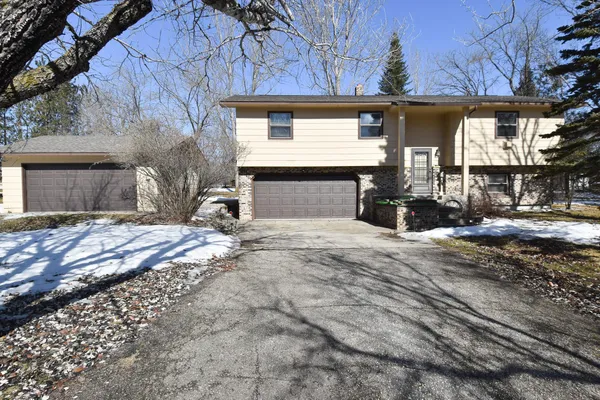 $240,000 | 105 Valley View Road, Karlstad, MN 56732