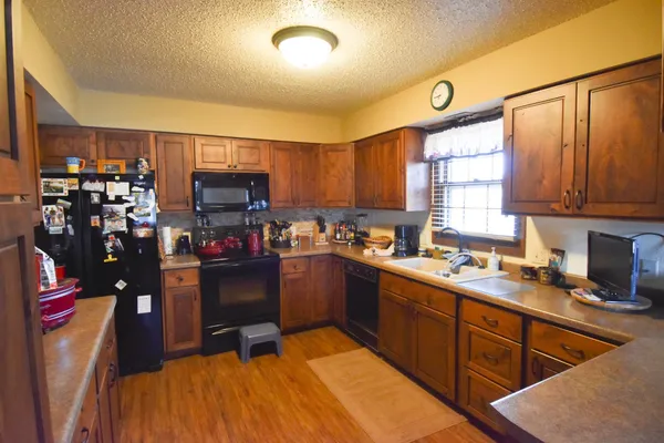 $240,000 | 105 Valley View Road, Karlstad, MN 56732