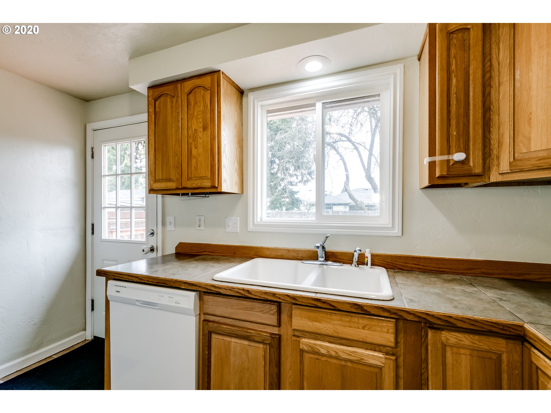 424 South 43rd Street Springfield, OR 97478 - Photo 17 of 32